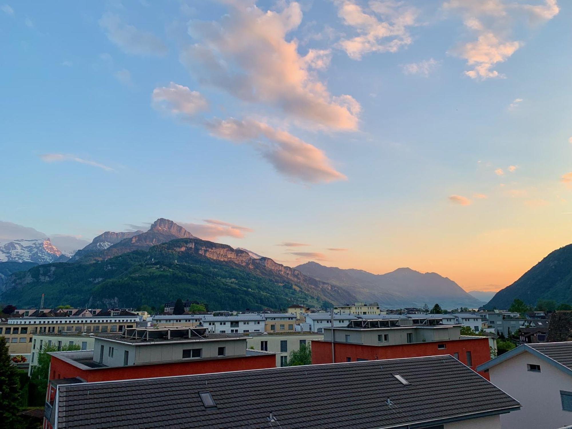 Luna O Mountainview O Pizzaoven Brunnen Kültér fotó